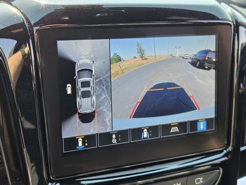 Used 2023 Chevrolet Traverse RS FWD image 24