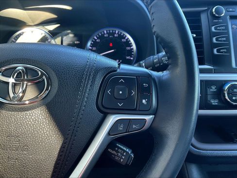 Used 2019 Toyota Highlander XLE w/ Protection Package #3 FWD image 12