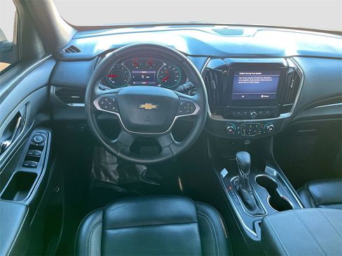 Used 2023 Chevrolet Traverse LT image 22