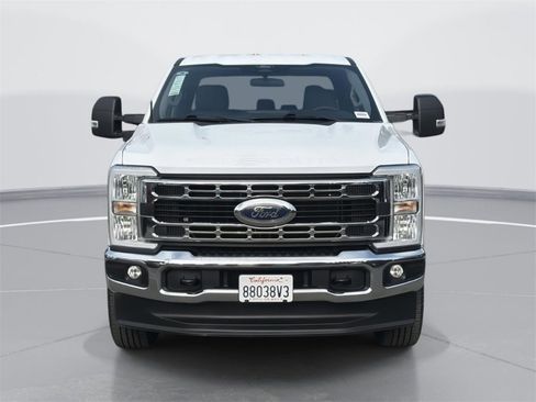 Used 2024 Ford F250 XLT image 2