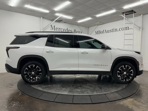 Used 2025 Chevrolet Traverse LT w/ Sun and Wheel Package FWD image 8