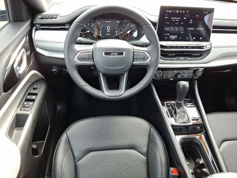 Certified 2024 Jeep Compass Limited image 11