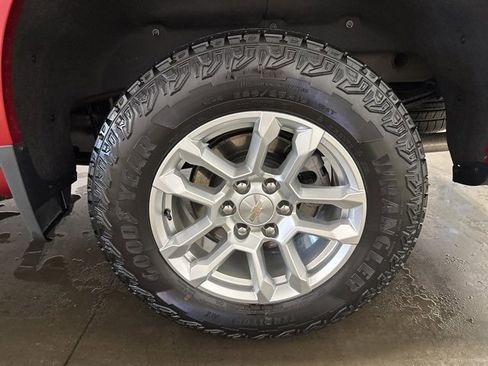 Used 2023 Chevrolet Silverado 1500 LT image 36