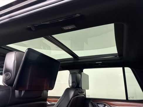 Used 2023 GMC Yukon Denali Ultimate image 17