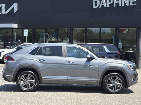 Used 2024 Volkswagen Atlas Cross Sport SEL R-Line AWD/4WD image 34
