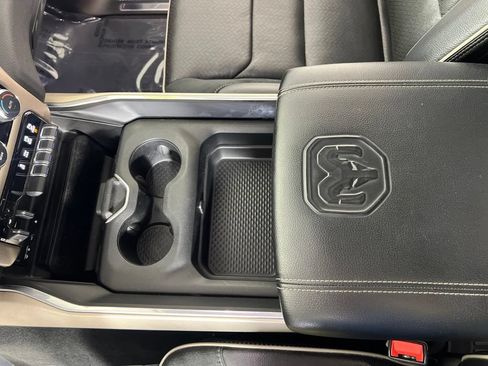 Used 2019 RAM 1500 Laramie AWD/4WD image 27