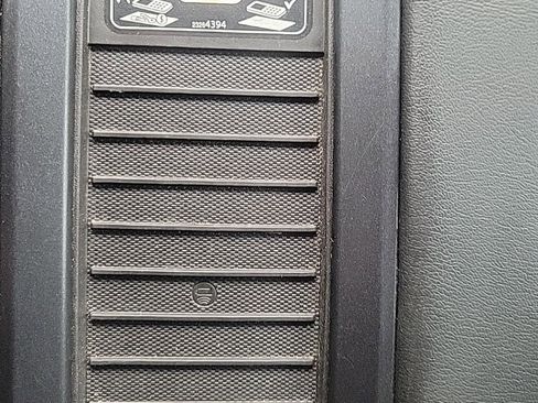 Used 2017 Chevrolet Suburban Premier image 25