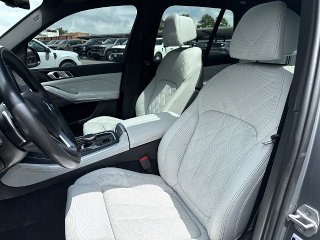 Used 2024 BMW X5 xDrive40i w/ Premium Package AWD/4WD image 11