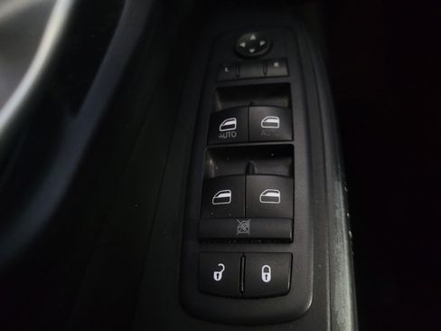 Used 2015 Jeep Cherokee Trailhawk w/ Comfort/Convenience Group image 32