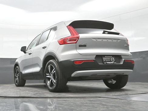 Used 2025 Volvo XC40 B5 Core AWD/4WD image 26