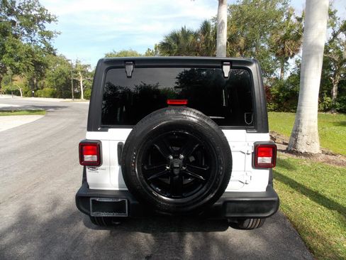 Used 2023 Jeep Wrangler Unlimited Sport AWD/4WD image 13