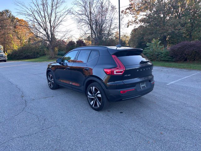 Used 2025 Volvo XC40 B5 Plus w/ Protection Package Premier AWD/4WD image 5