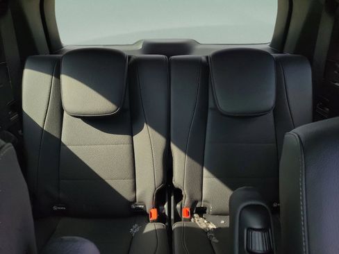 Certified 2025 Mercedes-Benz GLS 450 4MATIC image 7