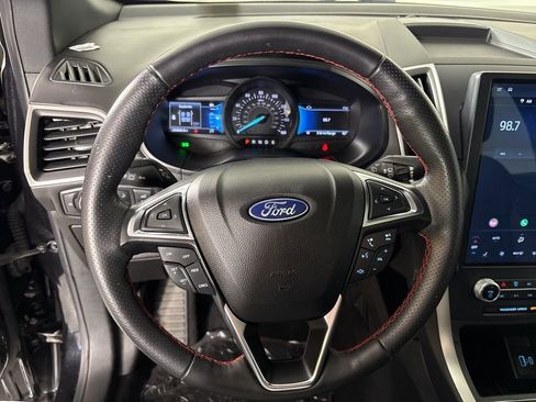 Used 2022 Ford Edge ST-Line image 16