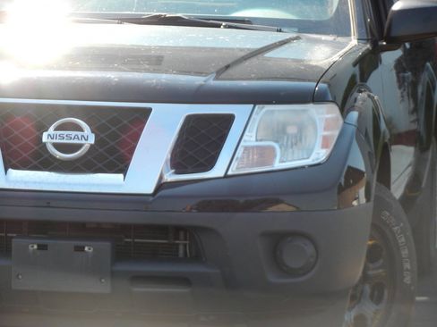 Used 2013 Nissan Frontier S RWD image 5