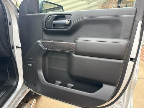 Used 2020 Chevrolet Silverado 1500 LTZ image 27