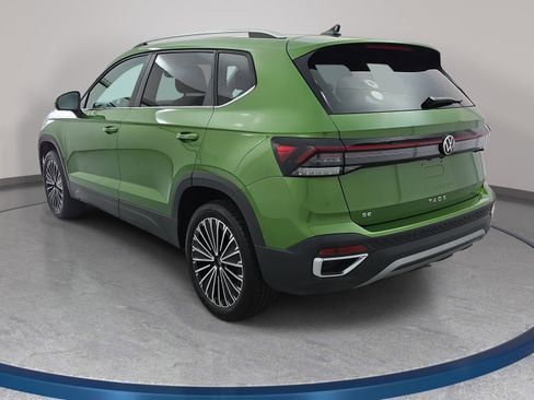 New 2026 Volkswagen Taos SE FWD image 7