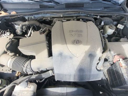 Used 2019 Toyota Tacoma TRD Sport image 36