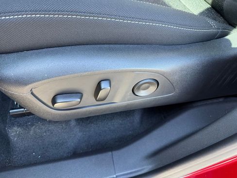 New 2026 Chevrolet Traverse LT image 12