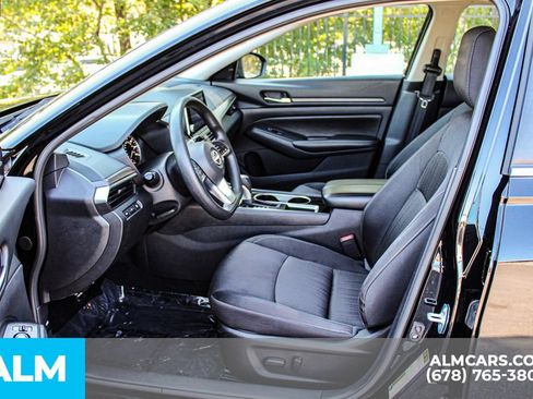 Used 2024 Nissan Altima 2.5 SV FWD image 16