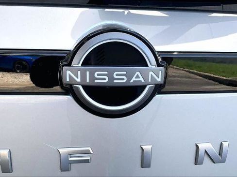 Certified 2024 Nissan Pathfinder SV FWD image 30