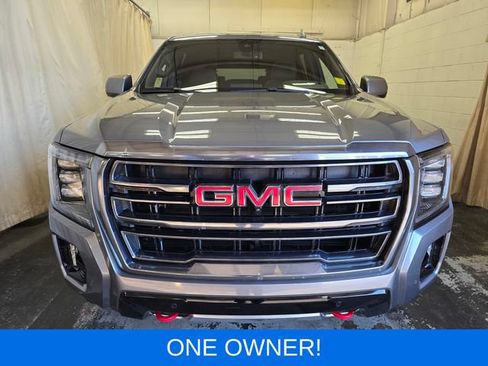 Used 2022 GMC Yukon XL AT4 w/ Technology Package AWD/4WD image 3