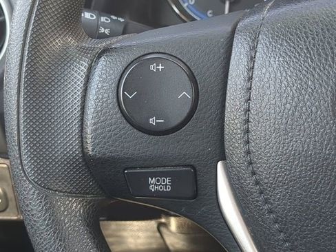 Used 2019 Toyota Corolla LE image 22