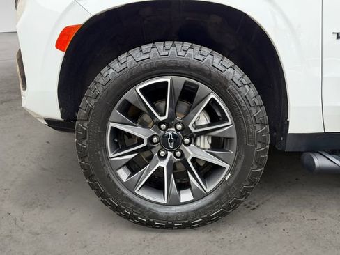 Used 2021 Chevrolet Tahoe Z71 w/ Rear Media and Nav Package AWD/4WD image 14
