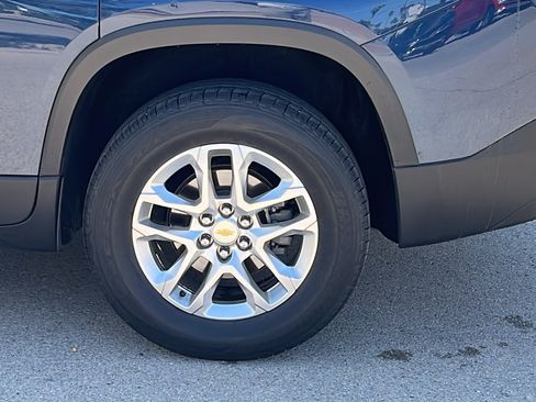 Used 2022 Chevrolet Traverse LS FWD image 5