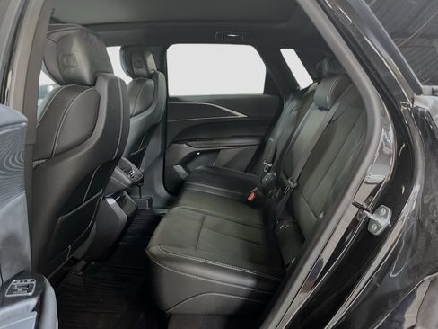 Used 2025 Cadillac Lyriq Sport AWD/4WD image 25
