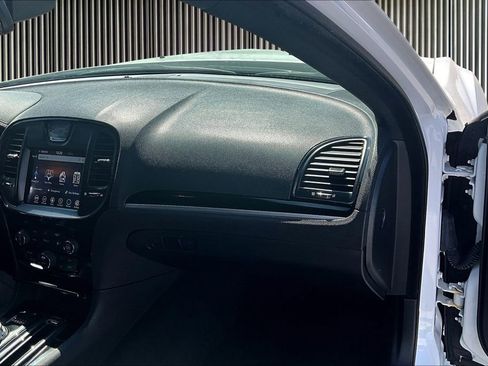 Used 2021 Chrysler 300 S image 18