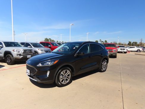 Certified 2022 Ford Escape SEL w/ Technology Package image 2