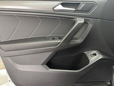 Certified 2022 Volkswagen Tiguan SE w/ Panoramic Sunroof Package image 27