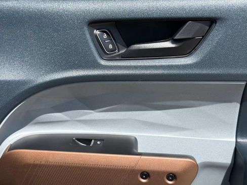 Used 2023 Ford Maverick Lariat FWD image 18