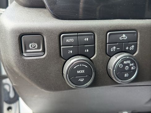 Used 2024 Chevrolet Silverado 1500 RST w/ Z71 Off-Road Package AWD/4WD image 25