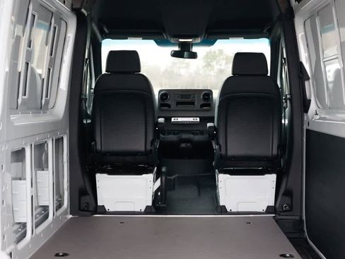 New 2025 Mercedes-Benz Sprinter 2500 image 18