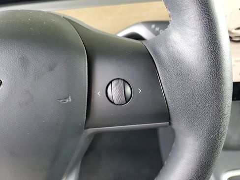 Used 2023 Tesla Model Y Long Range AWD/4WD image 25
