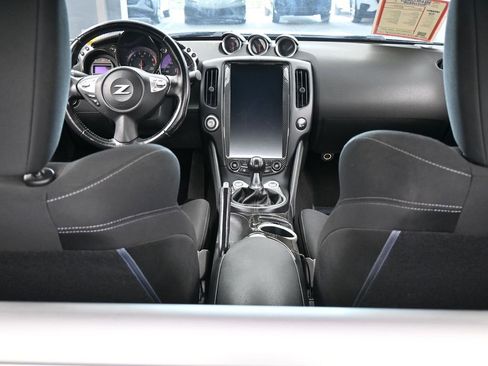 Used 2020 Nissan 370Z w/ Sport Package image 35