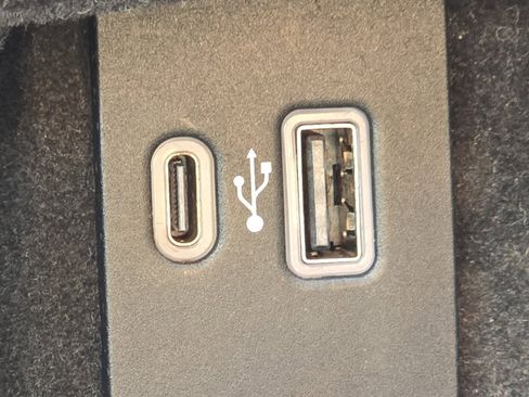 Used 2022 Lincoln Nautilus FWD image 8