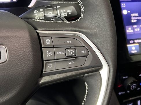 New 2025 Jeep Grand Cherokee Laredo image 18