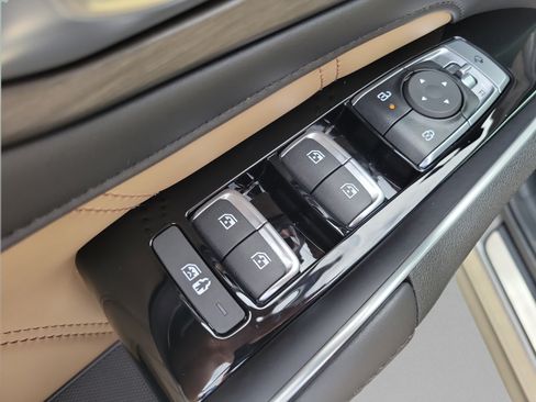 Used 2026 Kia Sorento SX Prestige w/ Olive Brown Leather Package AWD/4WD image 14