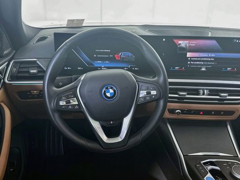 Used 2023 BMW i4 eDrive35 RWD image 18