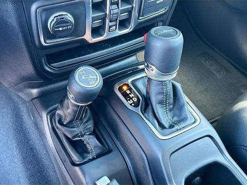 New 2026 Jeep Gladiator Sport AWD/4WD image 12