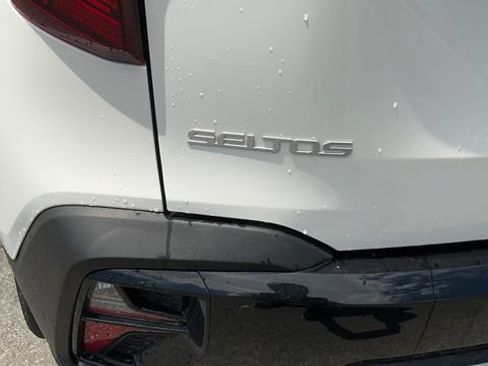 Used 2025 Kia Seltos SX AWD/4WD image 19