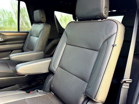 Used 2021 Chevrolet Tahoe High Country w/ Premium Package image 19