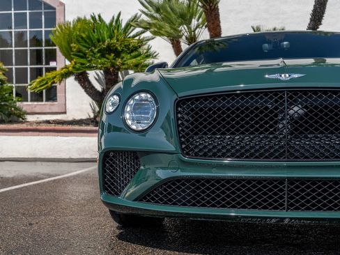Used 2023 Bentley Continental GT V8 image 33