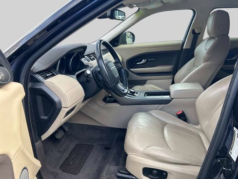 Used 2018 Land Rover Range Rover Evoque SE image 9