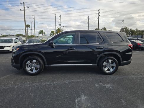 Certified 2025 Honda Pilot EX-L image 6