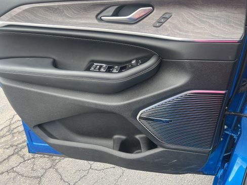 Used 2024 Jeep Grand Cherokee Overland w/ Trailer Tow Package image 21