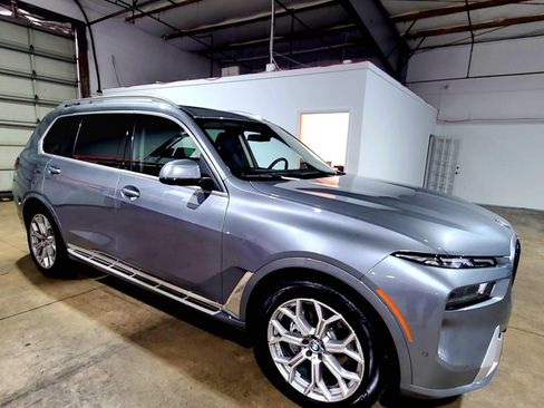Used 2026 BMW X7 xDrive40i AWD/4WD image 8